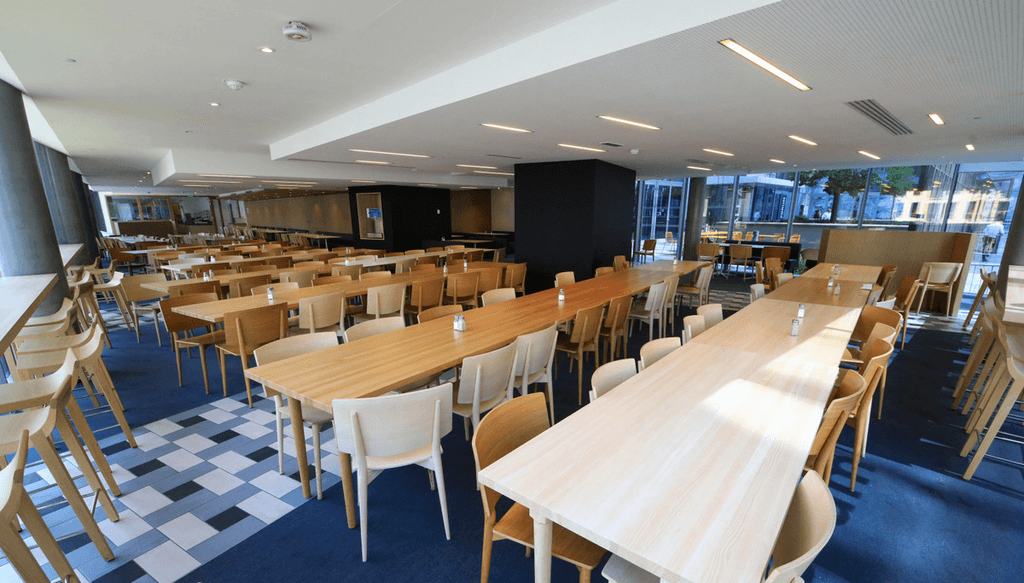 Village La Poste Le Lemnys, siège du Groupe La Poste - Restaurant bâtiment C