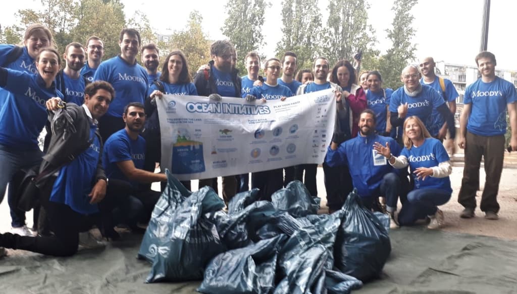 Moody's participating in an urban clean-up with Surfrider Foundation in Paris!