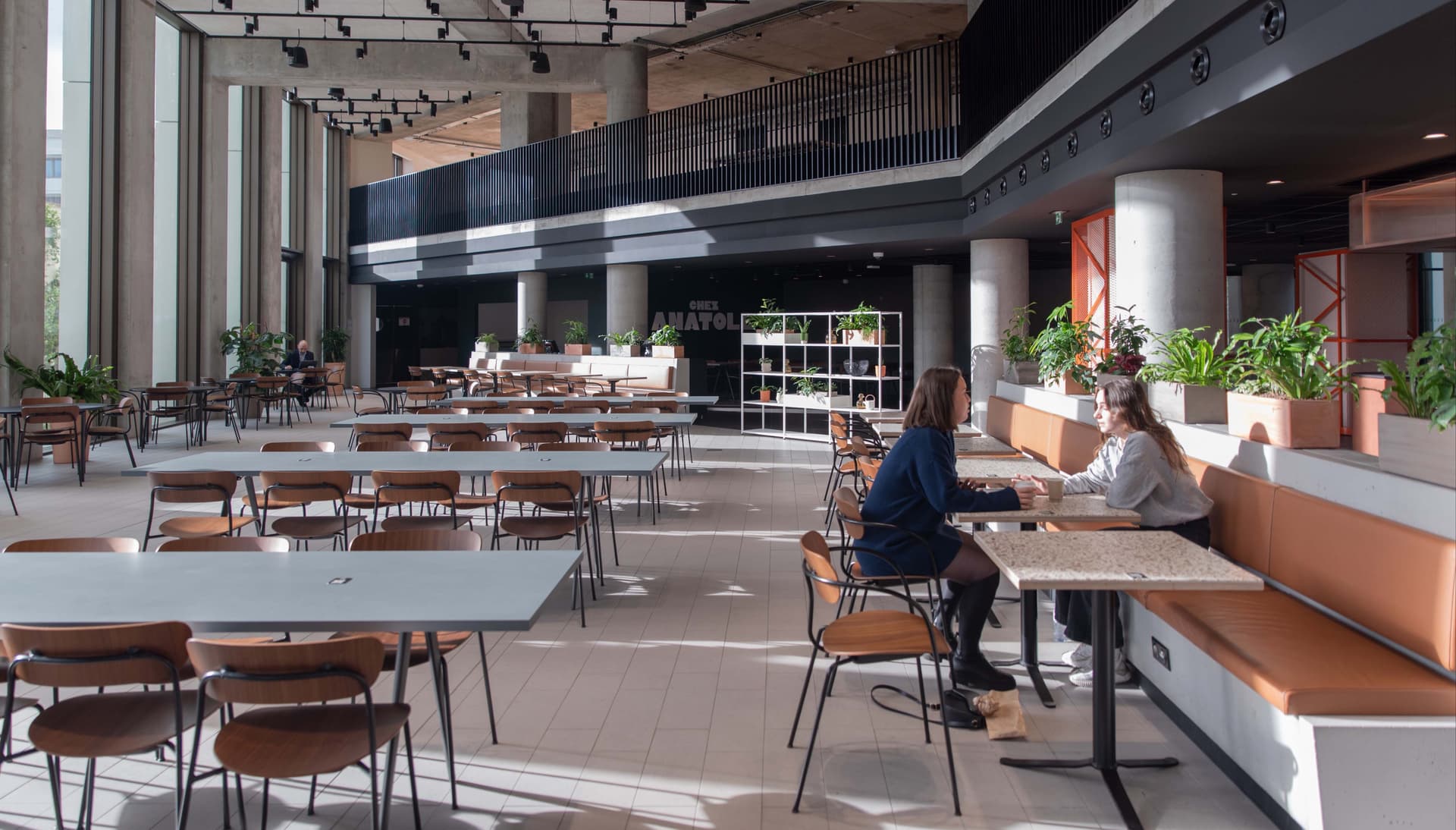 Le deuxième grand restaurant qui se transforme en espace de réception pour nos événements internes