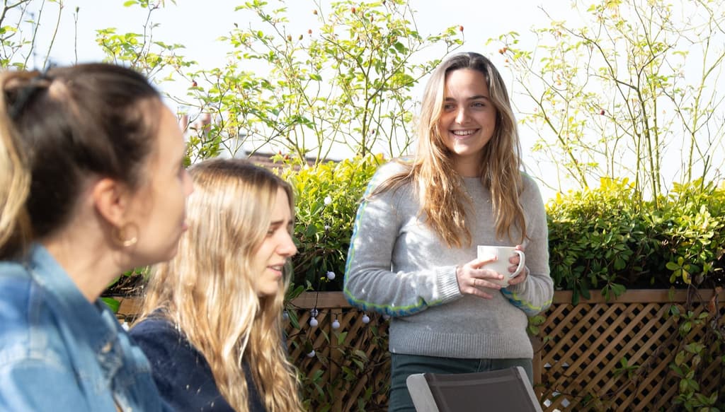 Pause café sur la terrasse 🌞