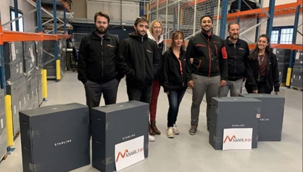Une équipe logistique de choc à Choisy-le-Roi (et les premières antennes Starlink !).