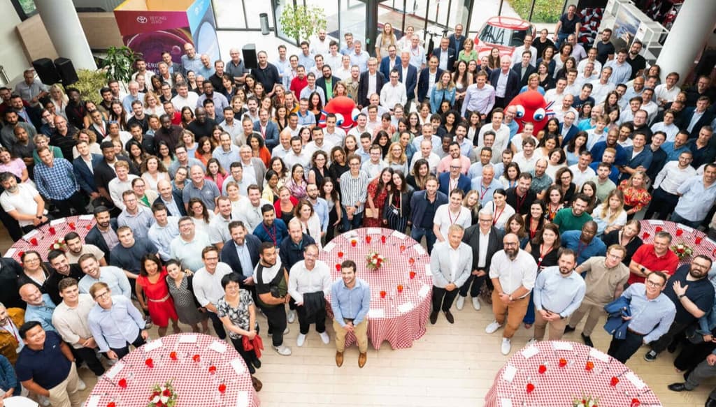 Toyota France, Toyota Financial Services, Kinto et Toyota Assurances forment One Team pour relever les challenges de la Mobilité de Demain.