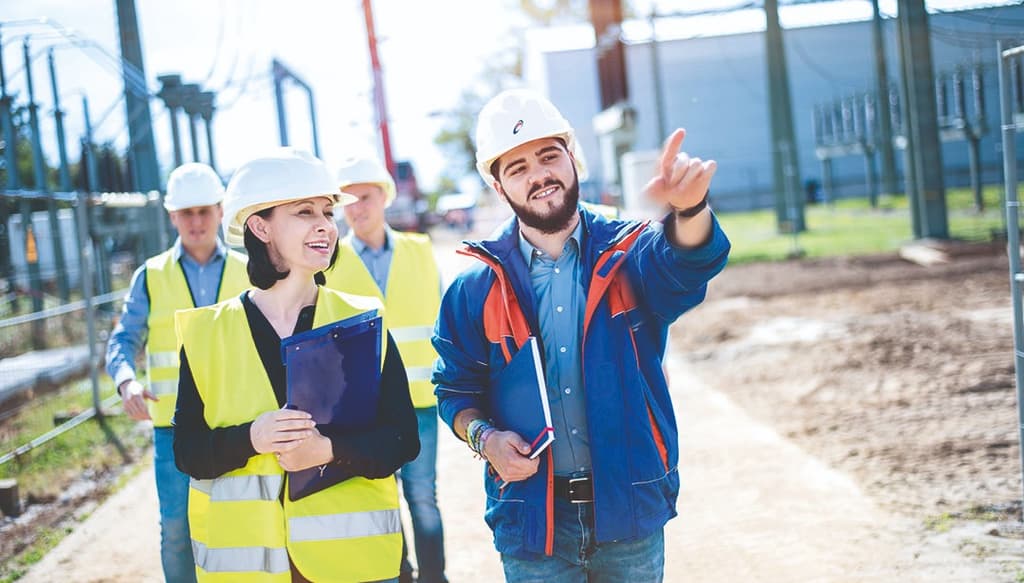 Erneuerbare Energien, Energieeffizienz und Netzausbau sind nur einige Zukunftsthemen, mit denen sich unsere Mitarbeiter:innen beschäftigen.