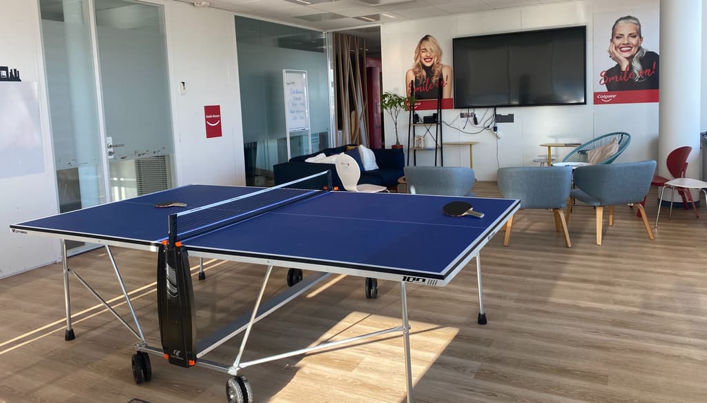 La Smile Room pour te retrouver autour d'une partie de Ping Pong ou de Switch avec tes collègues.
