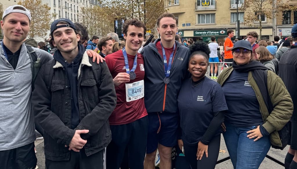 Le 17/11, nos stagiaires ont participé à la course de Boulogne, un défi sportif de 21 km qui a mis en avant leur esprit d'équipe.