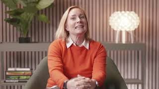 "Jag trodde att jag behövde veta allt" - Shirin PwC:s medarbetare berättar om sin upplevelse under sina första dagar på PwC.
